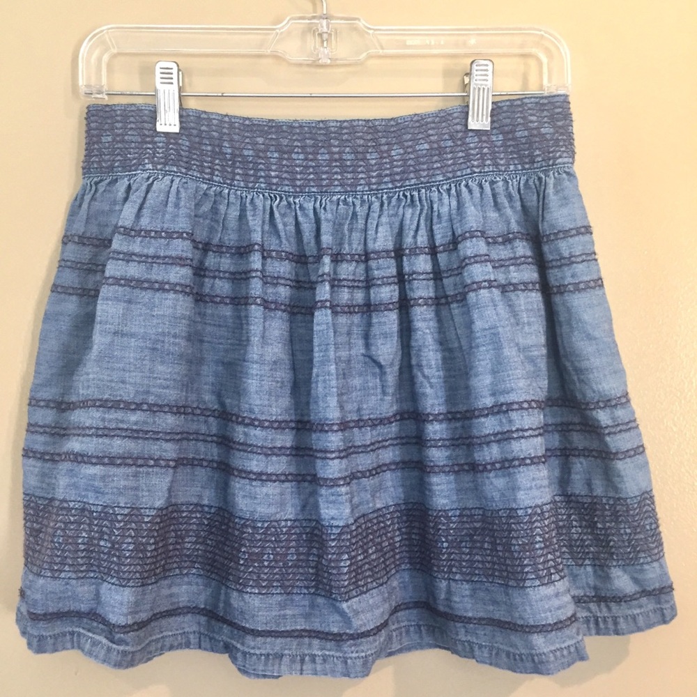 American Eagle Embroidered Skirt Size 4.
